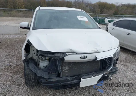 2016 Kia Sedona Sx z USA, uszkodzony, nr VIN KNDMC5C10G6139935